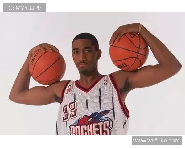 艾迪与姚明的传奇对决:篮球场上的友谊与竞争交织的故事 艾迪与姚明的传奇对决:篮球场上的友谊与竞争交织的故事